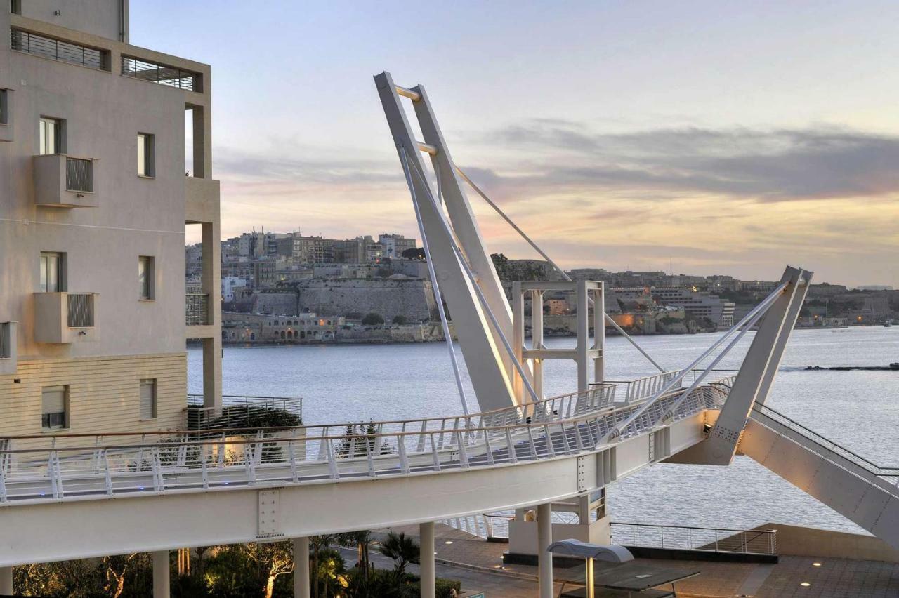 Stylish Seaview In A Prime Location
